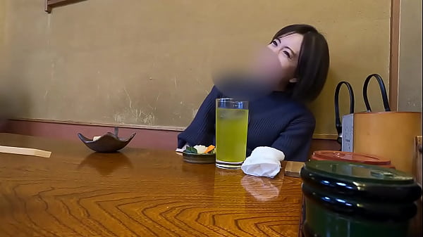 完全真实【单拍】【隐藏镜头】短发太适合你神级美颜28岁美容师少妻无性出轨秘会跟老公白天全脸