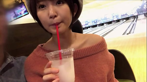 [業餘POV] 和短髮好看的尤里約會！ 我們去了電影院，喝了一杯珍珠奶茶，然後去打保齡球。 之後，我們去了一家酒店，發生了性關係！